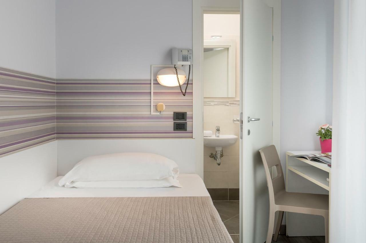 Hotel Ervill Rimini Zewnętrze zdjęcie